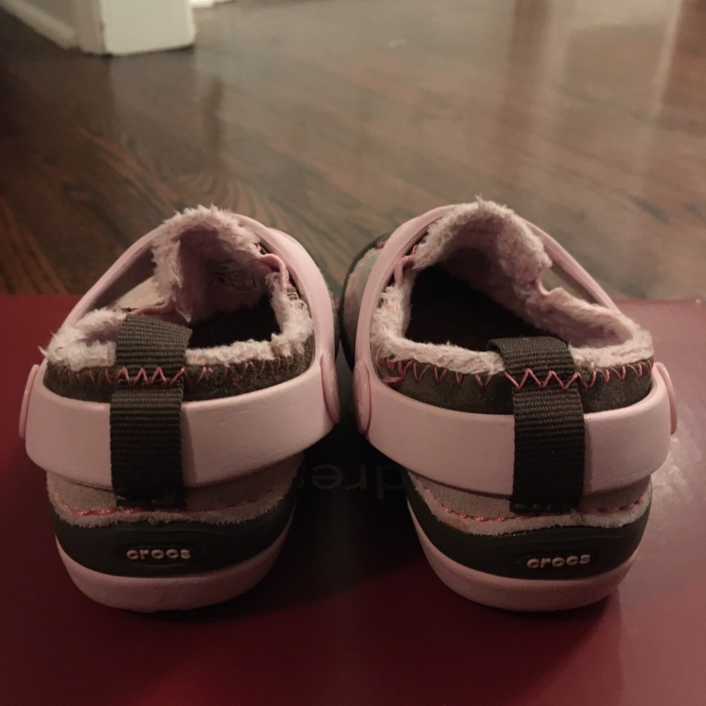 Crocs- Baby Size 4 - Picture 3 of 4